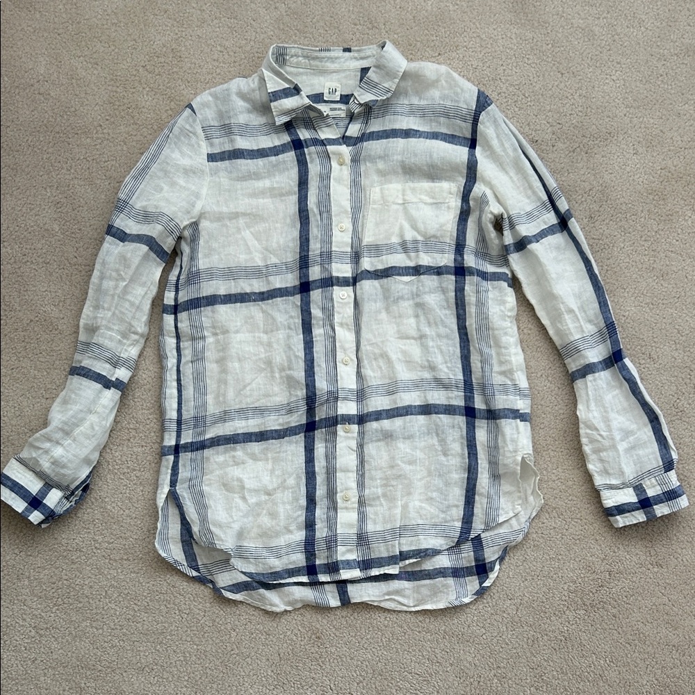 GAP 100% Linen Button-Down Boyfriend Shirt - Picture 2 of 6